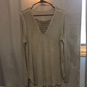 FINAL PRICE DROP ✨Sage green tee with braided neck